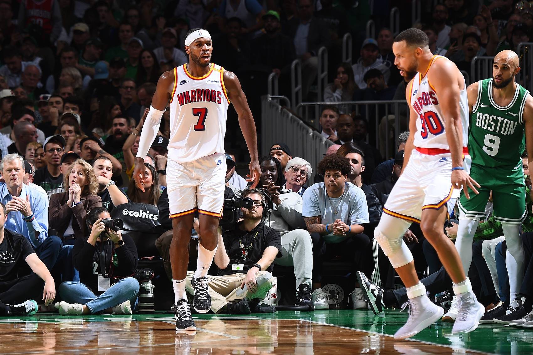 美国NBA总决赛揭幕火箭战勇士