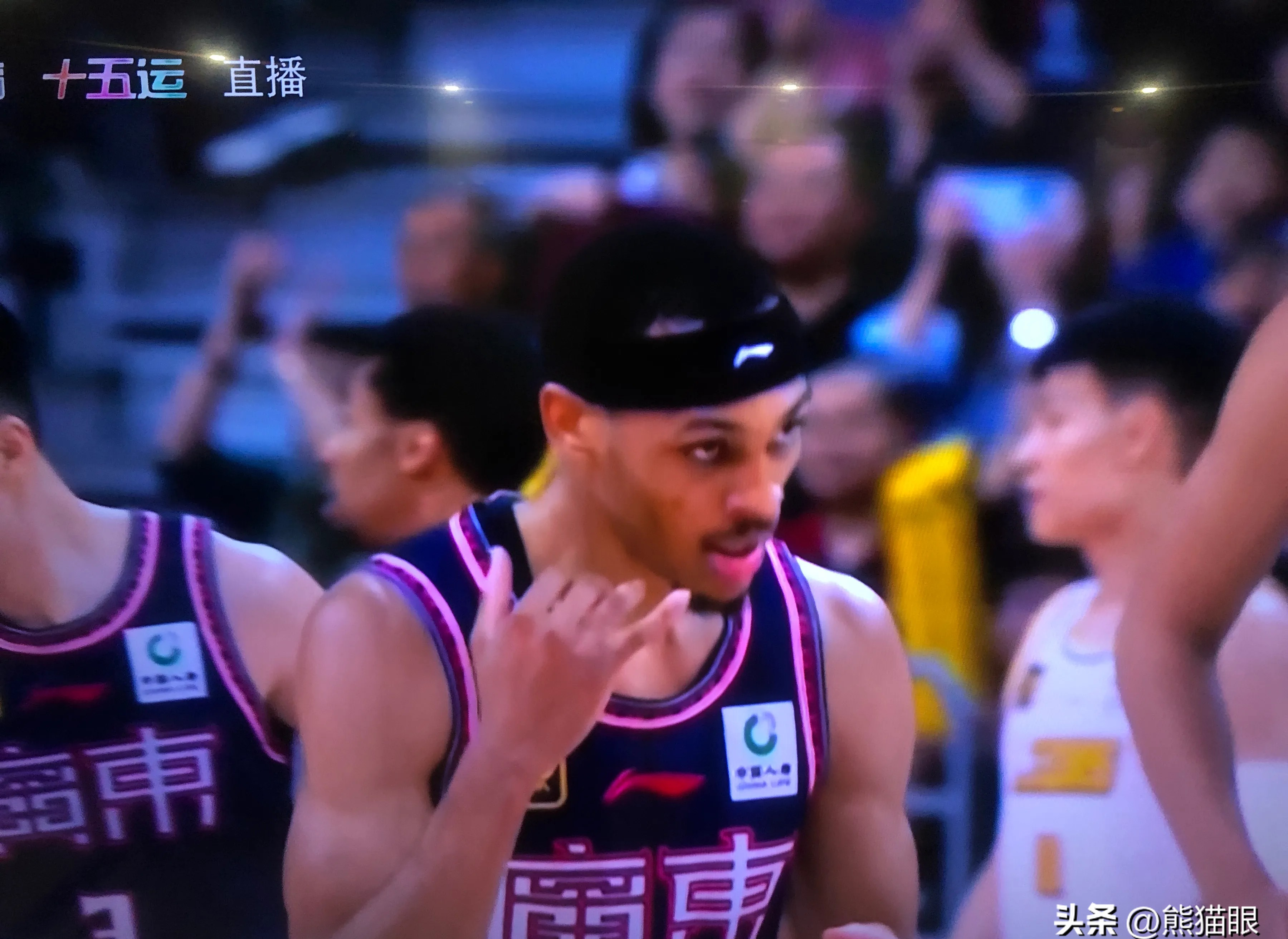 关于广州客场告捷，球员表现抢眼的信息